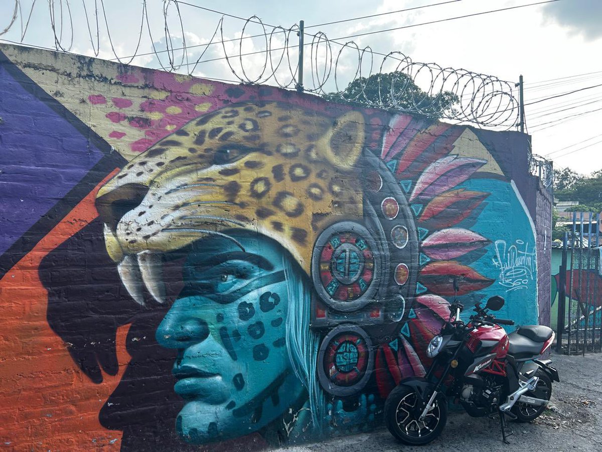 IrishEmbMexico's tweet photo. Agradecemos a @AgenciaEsco por la oportunidad de visitar el CUBO Luigui Doze en San Salvador y conocer cómo estos centros contribuyen al desarrollo comunitario.

También sostuvimos reuniones muy productivas con los directores ejecutivos de #CORSATUR, @COAMSS_OPAMSS e @ISCafe_SC. https://t.co/pqbjuCmtNy