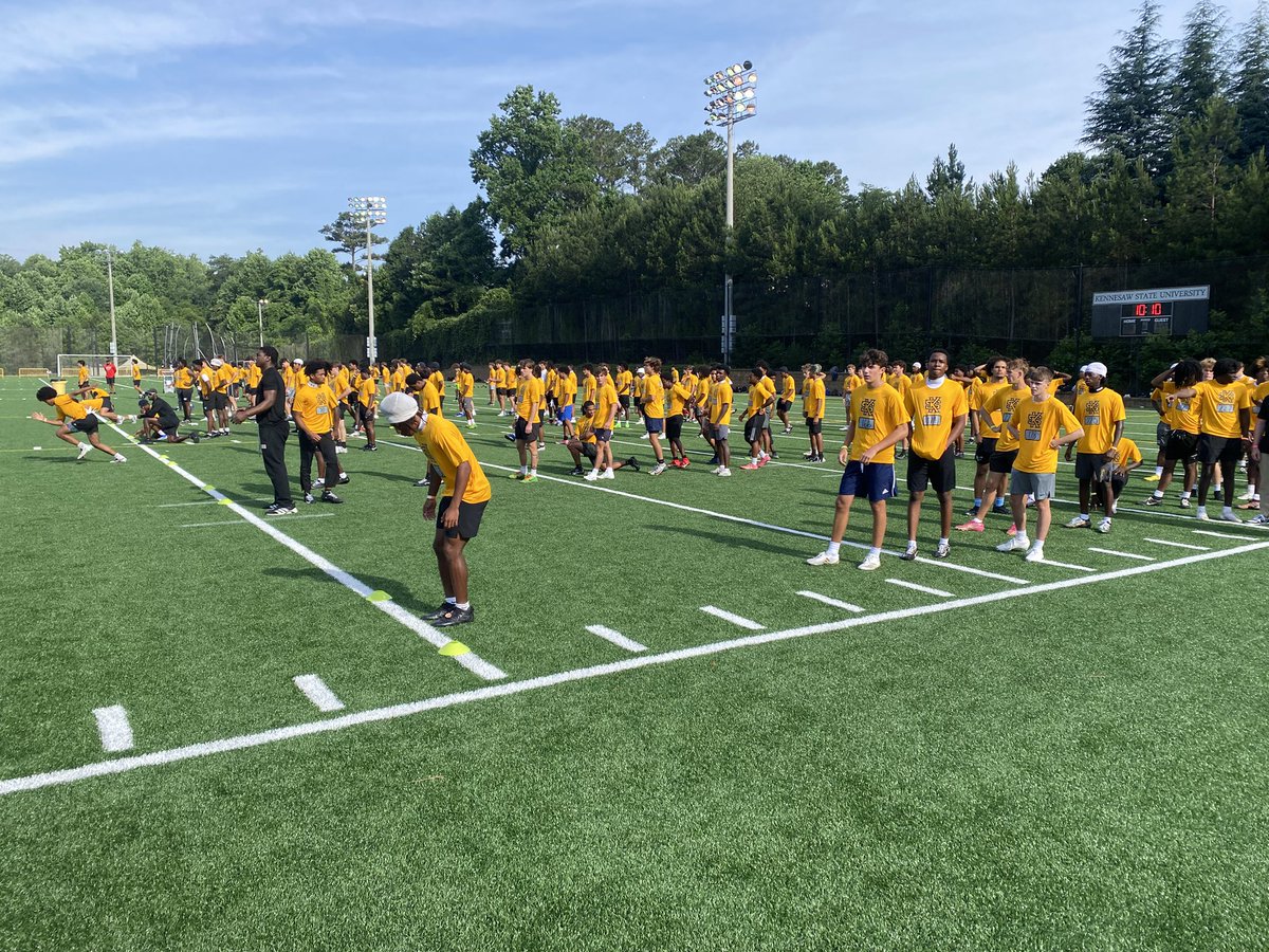 Armstrongscout's tweet photo. Catapult at @CoachMack_KSU Kennesaw State Mega Camp. Lot of prospects and college coaches in attendance.  @BVEvery @PatB5153 @NickSperos2 @KuhnTristen @Jamie_XOS @MissLou365 https://t.co/iPKJdU7cUG