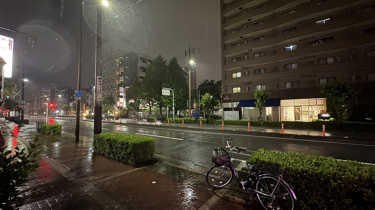 HighballTHEONE's tweet photo. いや、エグいっスよ⁉︎
…風と雨！ https://t.co/zU9i9WlyLE