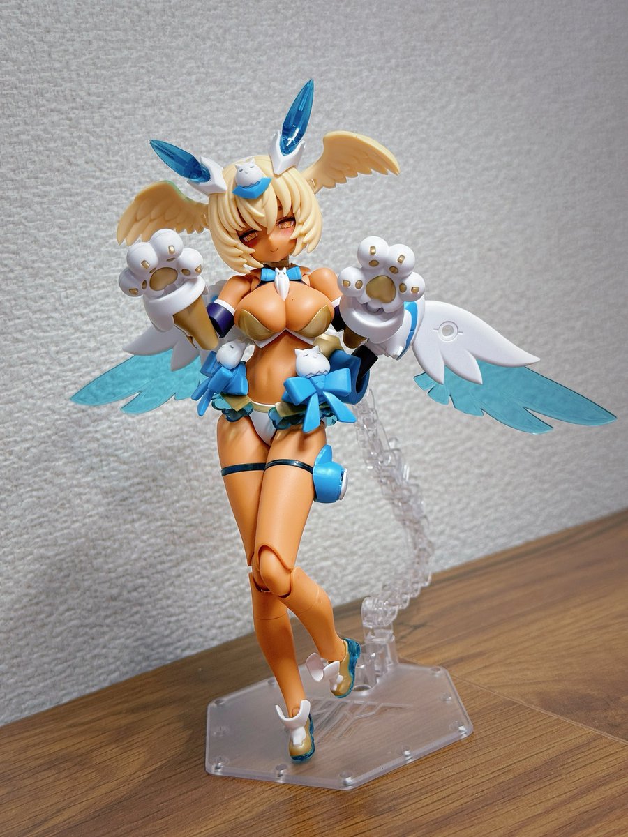 LLLRC_'s tweet photo. 金シャオ作った

納得した、コトブキヤの美プラが高い理由
素材がしっかりしてて、関節はPOM、可動良し、遊びの幅広し、しかも塗装も部分付ける
これなら納得
blade先生ありがとうございました😊
#コトブキヤ
#メガミデバイス 
#プニモフ
#金シャオ https://t.co/2sfROuqYm1