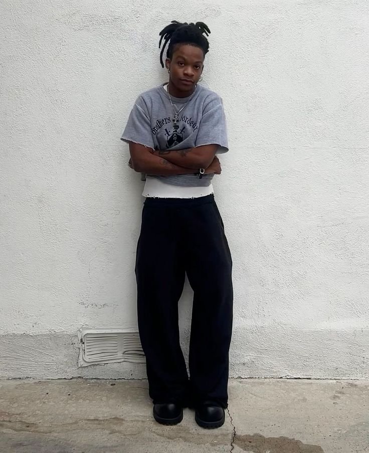 Simon04440's tweet photo. The locs are swinging,  the fits carry the swag. https://t.co/iCsDAdnIPk