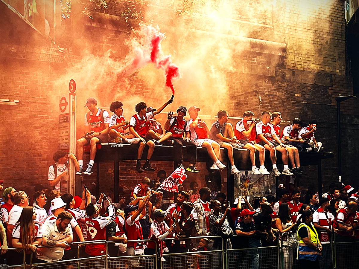UselessRunner's tweet photo. #arsenal #premierleague #arsenalparade #arsenalchampions2526 #northlondonisred #northlondon https://t.co/redFb63sGB