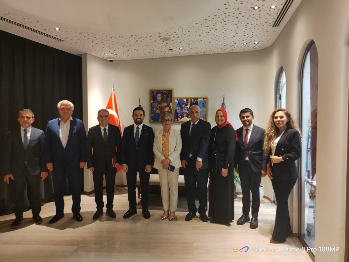 m_ilicali's tweet photo. GİSİAD Başkanı Sayın Remzi Dursunkaya ve bazı kurucu üyelerle birlikte; @togemder’e ziyarette bulunduk.

Derneğin başkanı; Sayın Av. Belma Sekmen’in verdiği bilgilerden yaptıkları önemli faaliyetleri öğrenmekten büyük memnuniyet duyduk.

Derneğin Onursal Başkanı Sayın @EmineErdogan hanımefendiye selam, saygılarımızı ilettik.

TOGEM-DER’i @gisiadorg Genel Kuruluna davet ettik.

Belma başkanımıza; nazik ev sahipliği yüksek içerikli sohbeti için teşekkür eder, başarılarının daim olmasını dileriz.