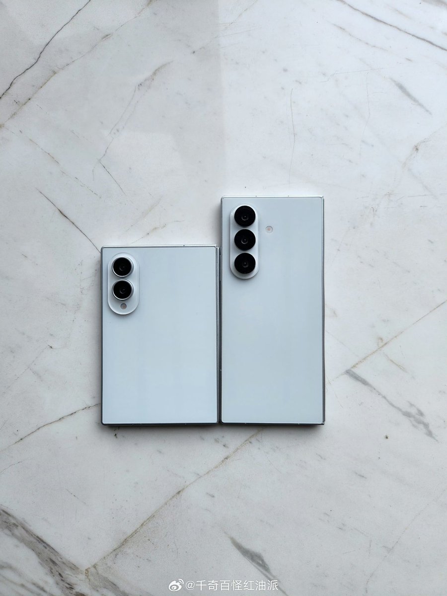 rockleaks's tweet photo. First look at Galaxy Z Fold 8 Wide and Galaxy Z Fold 8 Ultra dummy units.

Via: @UniverseIce 

#samsung #Galaxyzfold8wide #Galaxyzfold8ultra #Galaxyzfold8 https://t.co/iv1snH2KM5