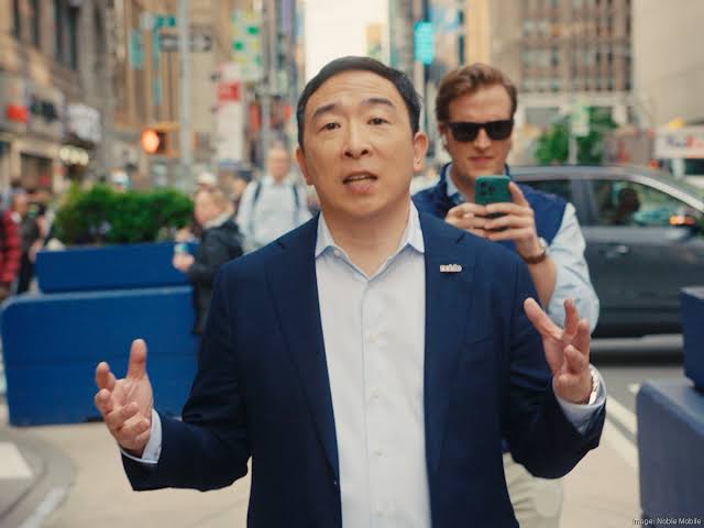 EyeWhales's tweet photo. JUST IN: Andrew Yang’s Noble Mobile acquires Helium Mobile in a crypto-powered telecom deal aiming to expand low-cost wireless service across the U.S. https://t.co/pG9vOilfuQ