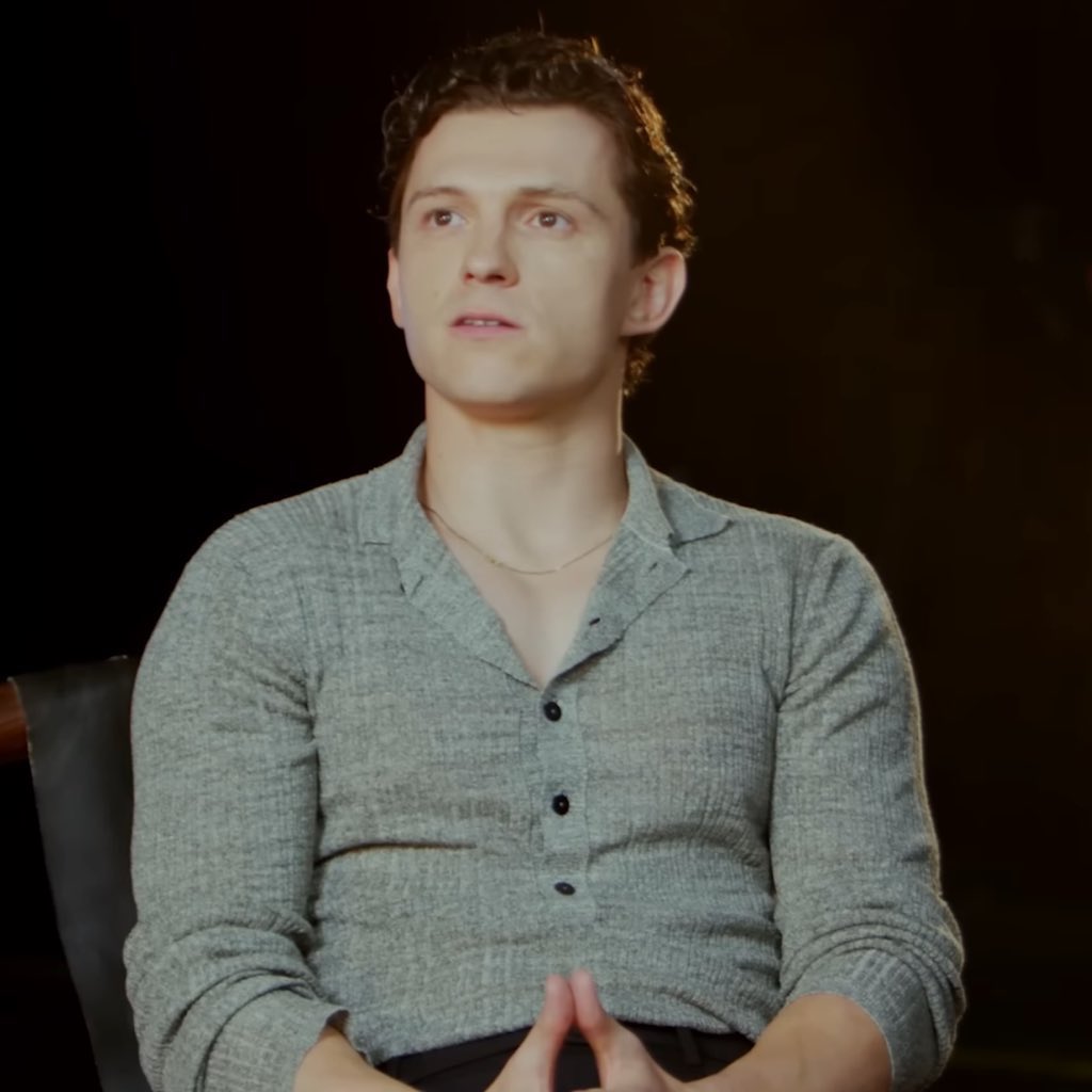 parkersjoy's tweet photo. his curls and the shirt i just fell to my knees https://t.co/1HXFw9QiNr