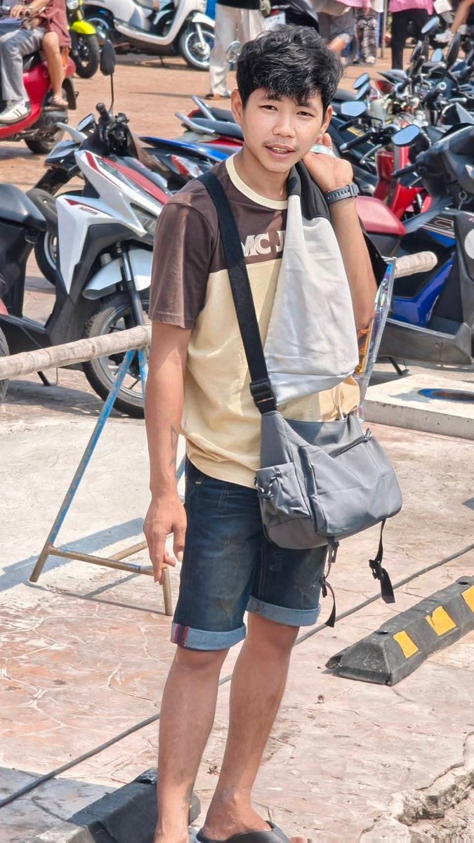 Maybec95h's tweet photo. เหงาๆ#หนืองปรือค��บ#ห้องว่าง https://t.co/t3rQCaR6s1