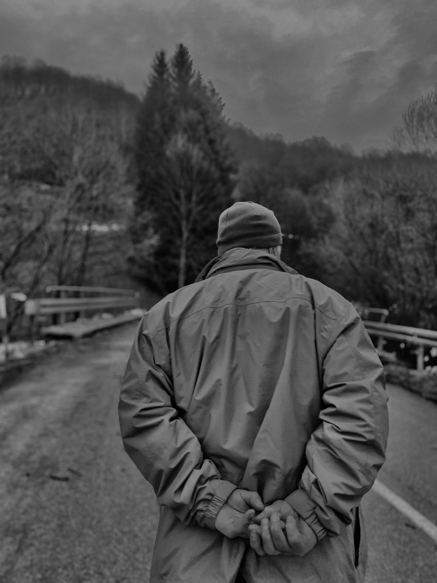 miosmanovic's tweet photo. The hardest part of losing a parent isn’t just losing them. It’s losing the version of yourself that existed in relation to them.
You don’t just grieve the person you lost…you grieve the part of yourself that disappeared with them. https://t.co/xKLHLUEch6