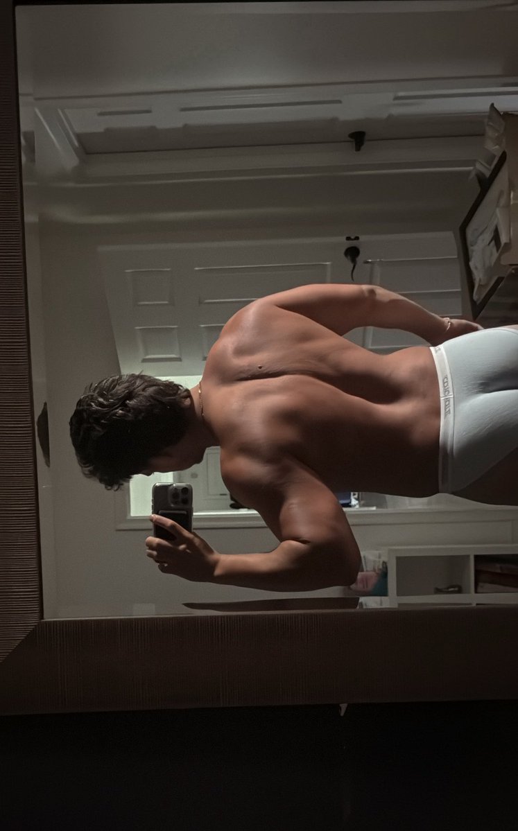 eseduin's tweet photo. Backshots https://t.co/qSju0FOY4Z