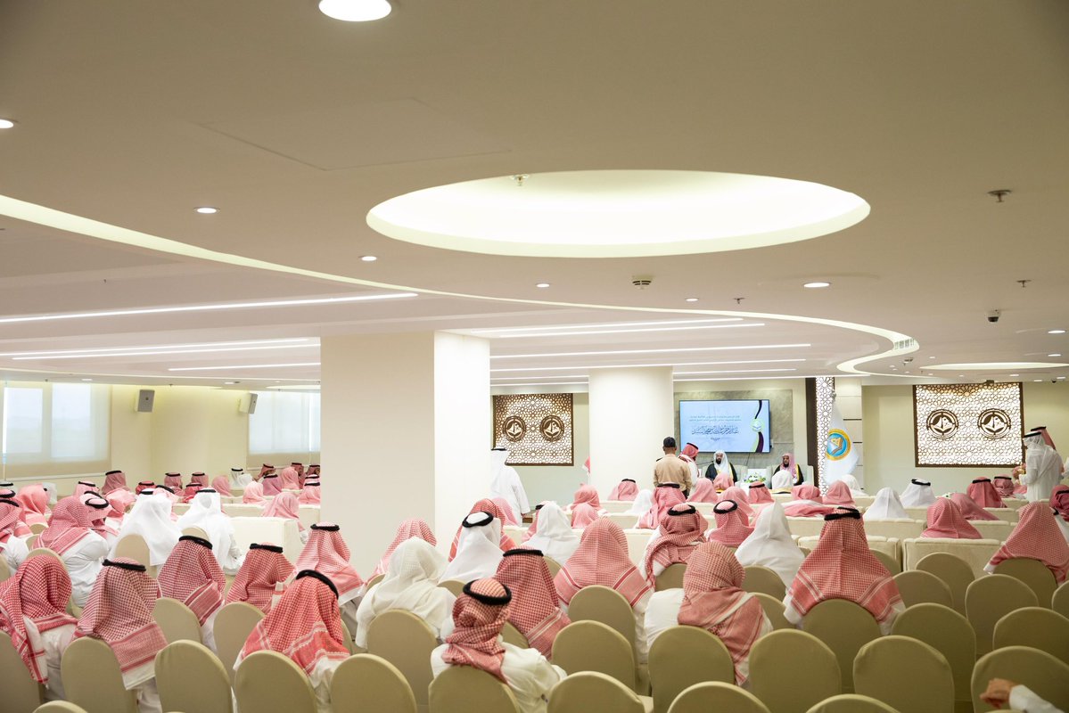 PvGovSa's tweet photo. الرئاسة العامة لـ #هيئة_الأمر_بالمعروف والنهي عن المنكر تقيم لقاء سلام ومعايدة لمنسوبيها.

https://t.co/Tt3bzLo1qe https://t.co/0UfE3OVm9x