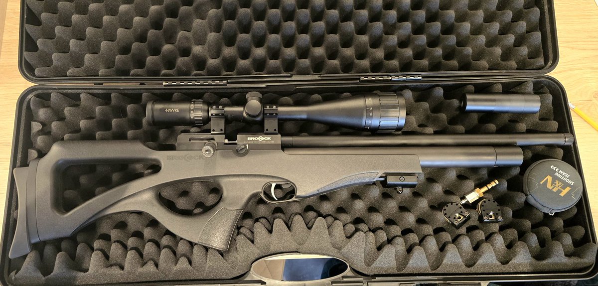 davsurfa's tweet photo. The replacement for the Kral was collected today, a Brocock Compatto mk2 in 0.177. Very light, crazy crazy quiet! Not 100% about the scope but I'll take to the range tomorrow and see how it goes #airrifle #shooting #brk #brocock #compatto #hawke #newgunday https://t.co/b8M1QX1pI3