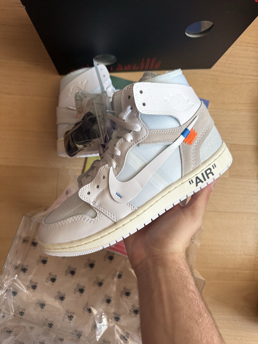 jonizofn's tweet photo. Air Jordan 1

V. A. A. 

39
41
44 

DM bei Interesse https://t.co/XgJ9nei2Eu