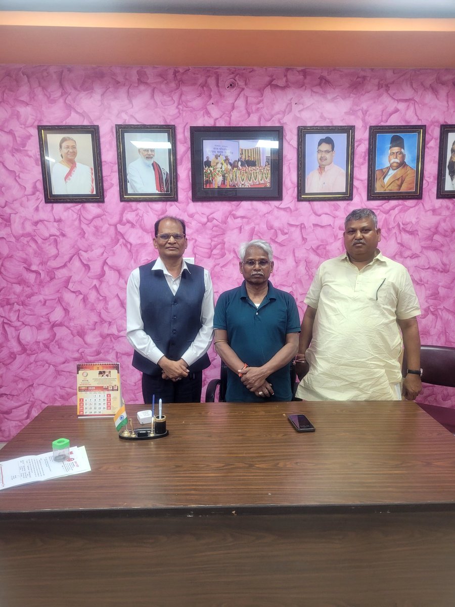 DRLALITLATTA's tweet photo. माननीय बाबूलाल जी खराड़ी कैबिनेट मंत्री जनजातीय क्षेत्रीय विकास विभाग राजस्थान सरकार से सप्रेम भेट ! https://t.co/9QlgIoST6z