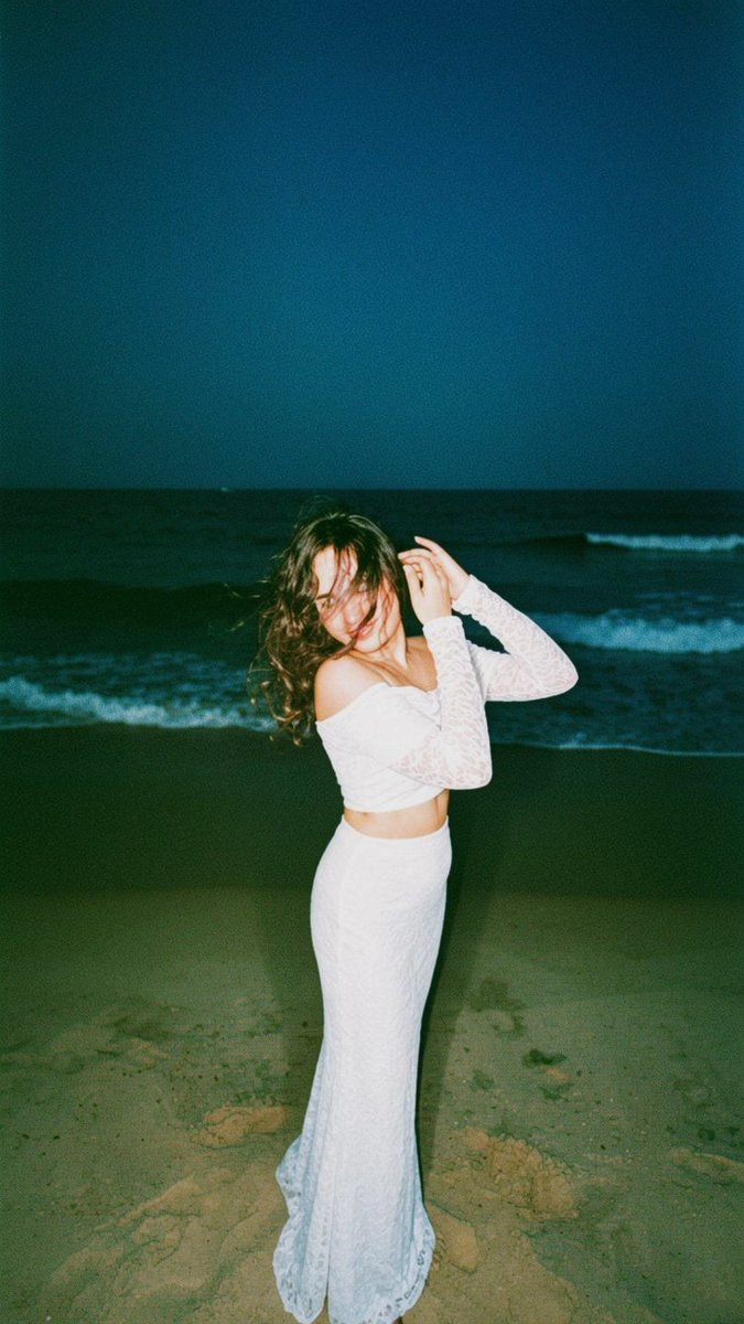 nilabrata41's tweet photo. My happy place 🫶🏻🤍🌊
.
.
.
@Meta
#beachoutfit #makeuplook #hairstyle #beachday #friendstime https://t.co/Qo19cmAuKw