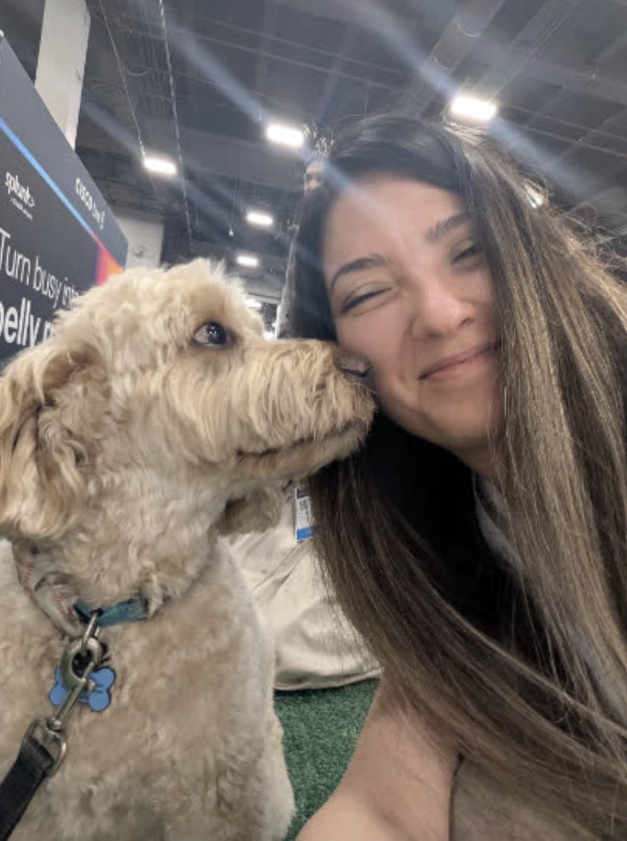 CiscoLive's tweet photo. A big shout out to Jonatan (@xnatti) on the Cape Cam for Monday’s Cape Contest winner! And huge props to runner-ups Naomi and Benjamin for their awesome photos👏👏👏

Good luck to everyone competing today for Tuesday's #CiscoLive Cape Contest! 🩵 https://t.co/6QE3lbO8n6