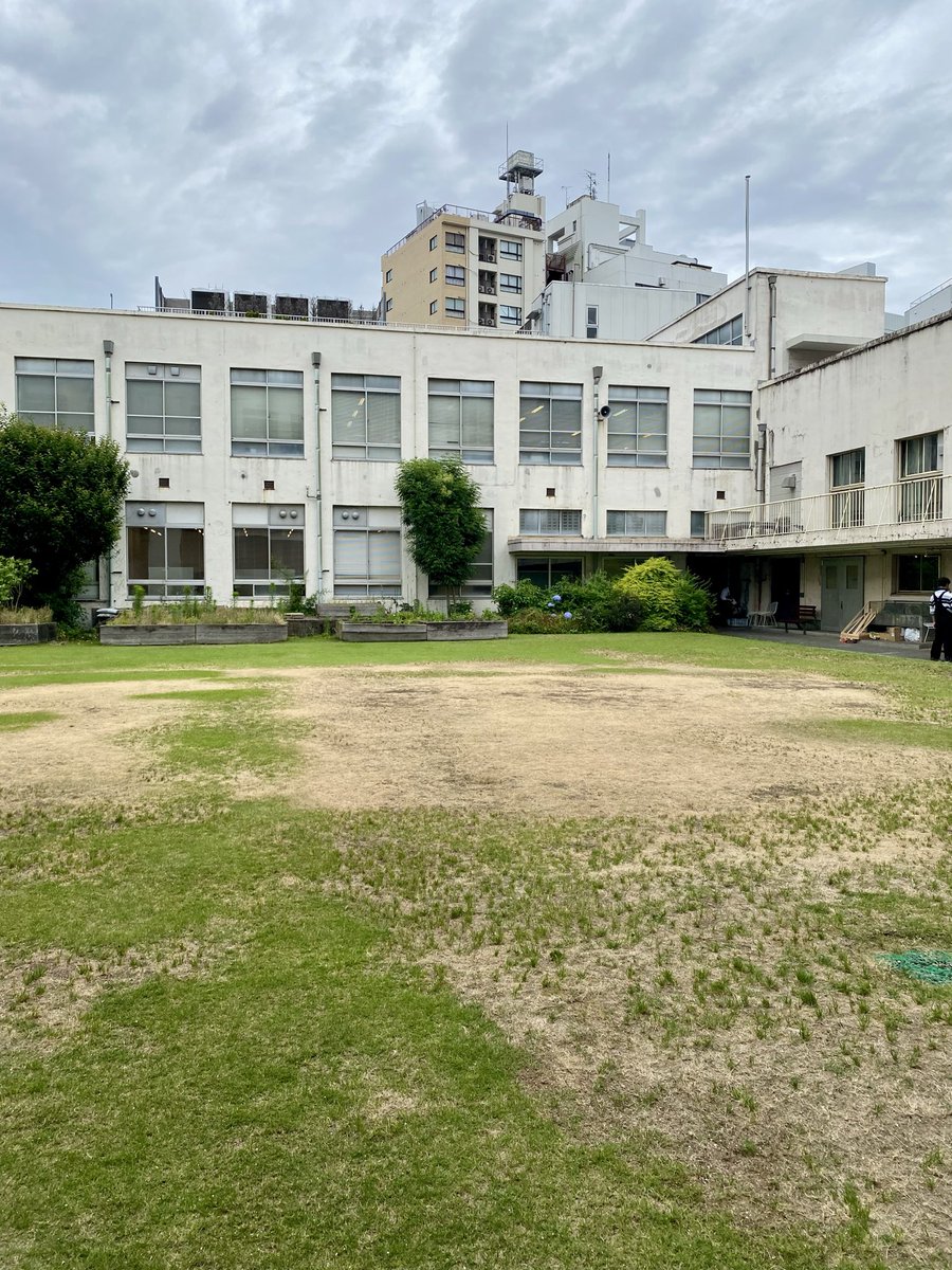 hello551130ueda's tweet photo. 明日で稽古が終わり、
日曜の石川公演が初日です‼️
石川の皆さんよろしくお願いします👊

♪ おいでよ〜いっしょにいよう〜（B’z『THE BORDER』より）

#今田耕司のコメディーショー #稽古 #吉本興業東京本部 #新宿 https://t.co/ioI0TBrnfi