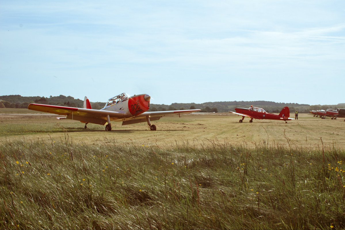 WHGA's tweet photo. Vintage Vibes 📽️

In celebrating the 80th anniversary of the chipmunk it felt like turning back time at the green! 

#chipmunk80 #flyin #wolverhamptonairport #vintageaviation #chipfest https://t.co/xhCJJ8Y4by