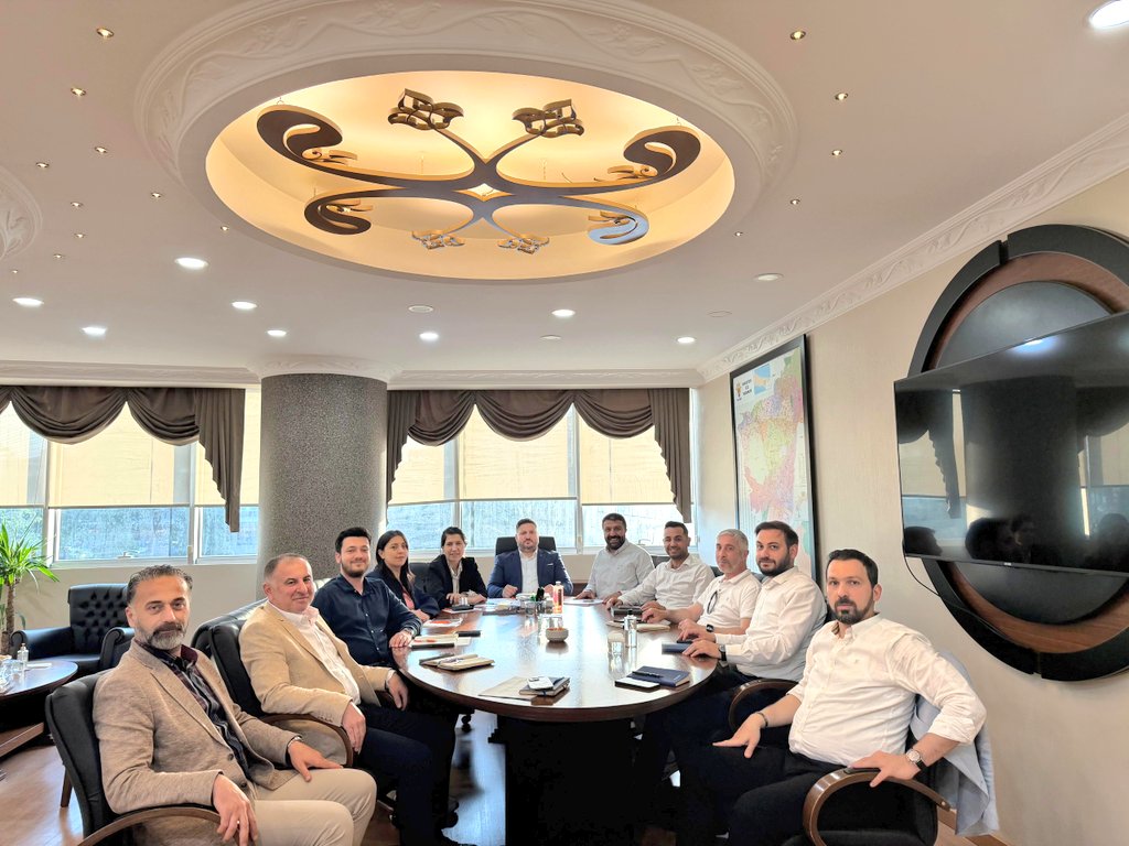 FeyzullahTORLAK's tweet photo. İlçe Yürütme Kurulu toplantımızı verimli bir şekilde tamamladık!

Sancaktepe’miz için durmadan, yorulmadan çalışmaya devam ediyoruz. Birlikte daha güzel işler başaracağız!

📍 AK Parti Sancaktepe İlçe Başkanlığı

@abdullahozdemir
@ridvan_bural
@ak_sancaktepe https://t.co/3PJ2jl8Jak