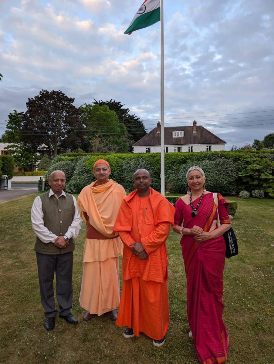 IndiainIreland's tweet photo. The evening provided an opportunity to celebrate the festival’s achievements and the vibrant cultural and literary exchanges it fostered between India and Ireland. https://t.co/2gGPy7B8wh