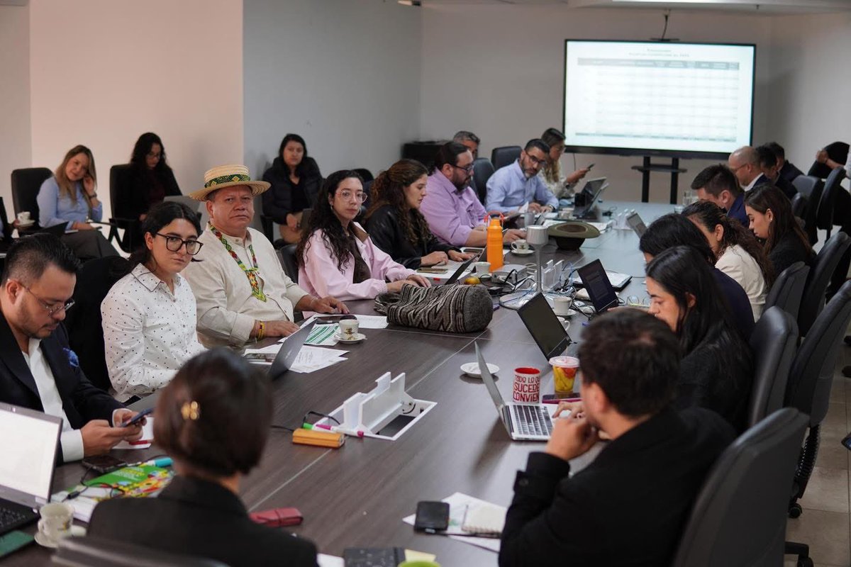 GiovaniYule's tweet photo. Hoy participé en la última sesión del Comité Sectorial de Agricultura del Gobierno Nacional, un espacio para evaluar avances, coordinar acciones y fortalecer el trabajo articulado en favor de las comunidades rurales del país.🌱✊🏽

Desde la @URestitucion seguimos comprometidos con la garantía de derechos, la recuperación de los territorios y la construcción de un campo más justo y digno para todas y todos.