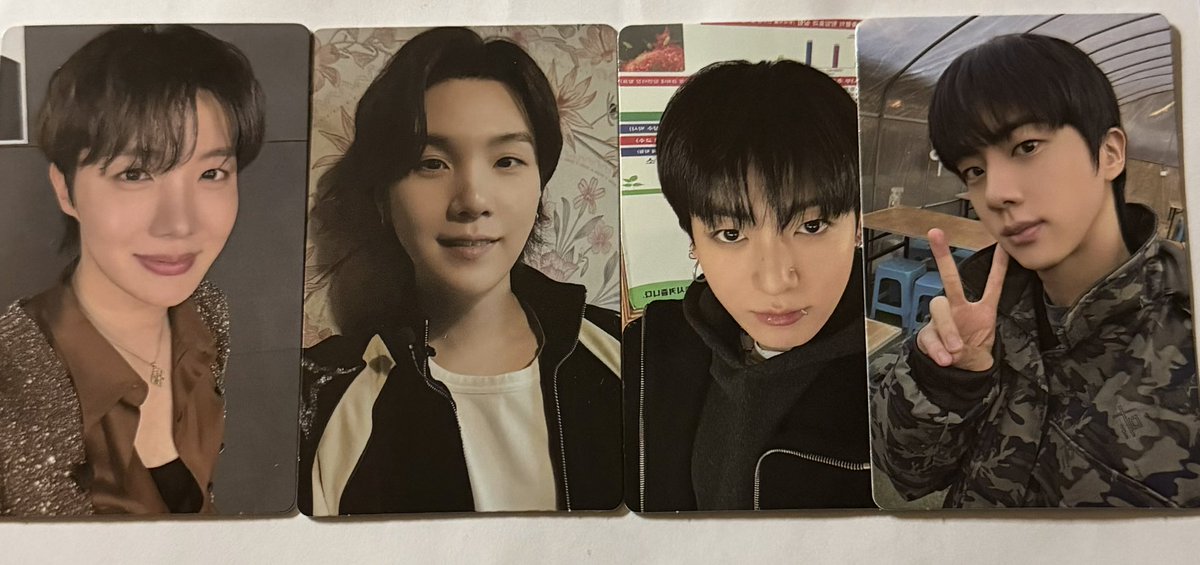 sell_131306's tweet photo. 방탄소년단 위버스 특전 양도합니다

All 준미포 2.0에 양도합니다
모두 하자 없이 깨끗합니다

양도 받으실 분 디엠 주세요

wts wtb amb amj bts ina clearance sale album suga jimin yoongi namjoon pjm myg seokjin jhope taehyung jungkook v https://t.co/a8TemPwWBu
