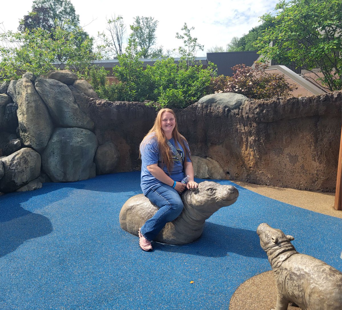 LinkLearningMI's tweet photo. The Belding Center students had a great time at the zoo! What a fun way to spend time together outside of the center. 💚 https://t.co/4BPROCi5v9
