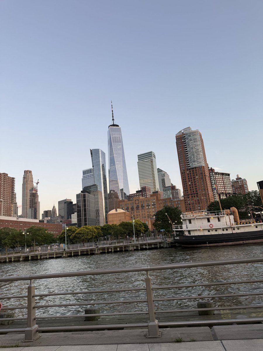 Dierrejohnson's tweet photo. another beautiful day of not needing to explain why nyc is better than sf https://t.co/P1lvO8CaQM