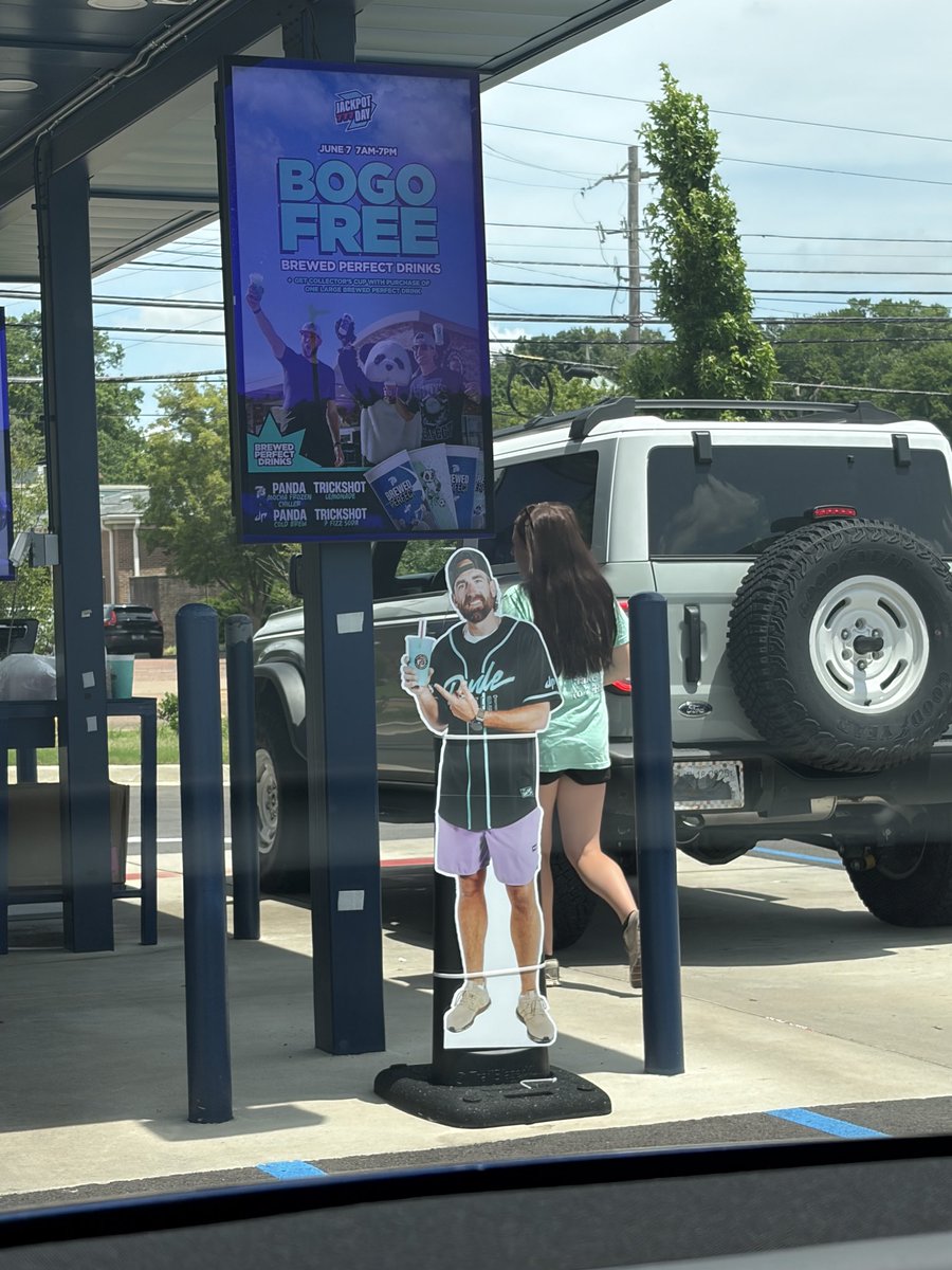 softservepickle's tweet photo. He’s a lot smaller in person than I anticipated @DudePerfect https://t.co/gMN7ED2w6s