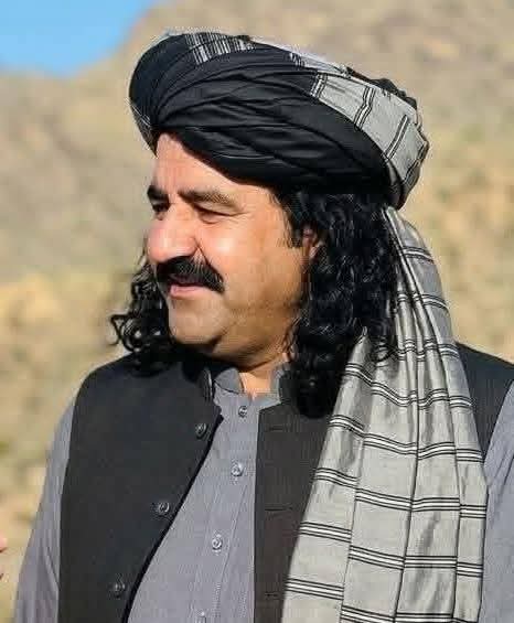 NaqeebPashtoo13's tweet photo. ترڅو چې ما نه وي منلي 
هيڅوک ځما د ماتي اعلان نشي کولی.
#ReleaseAliWazir https://t.co/kXzRmgImFT