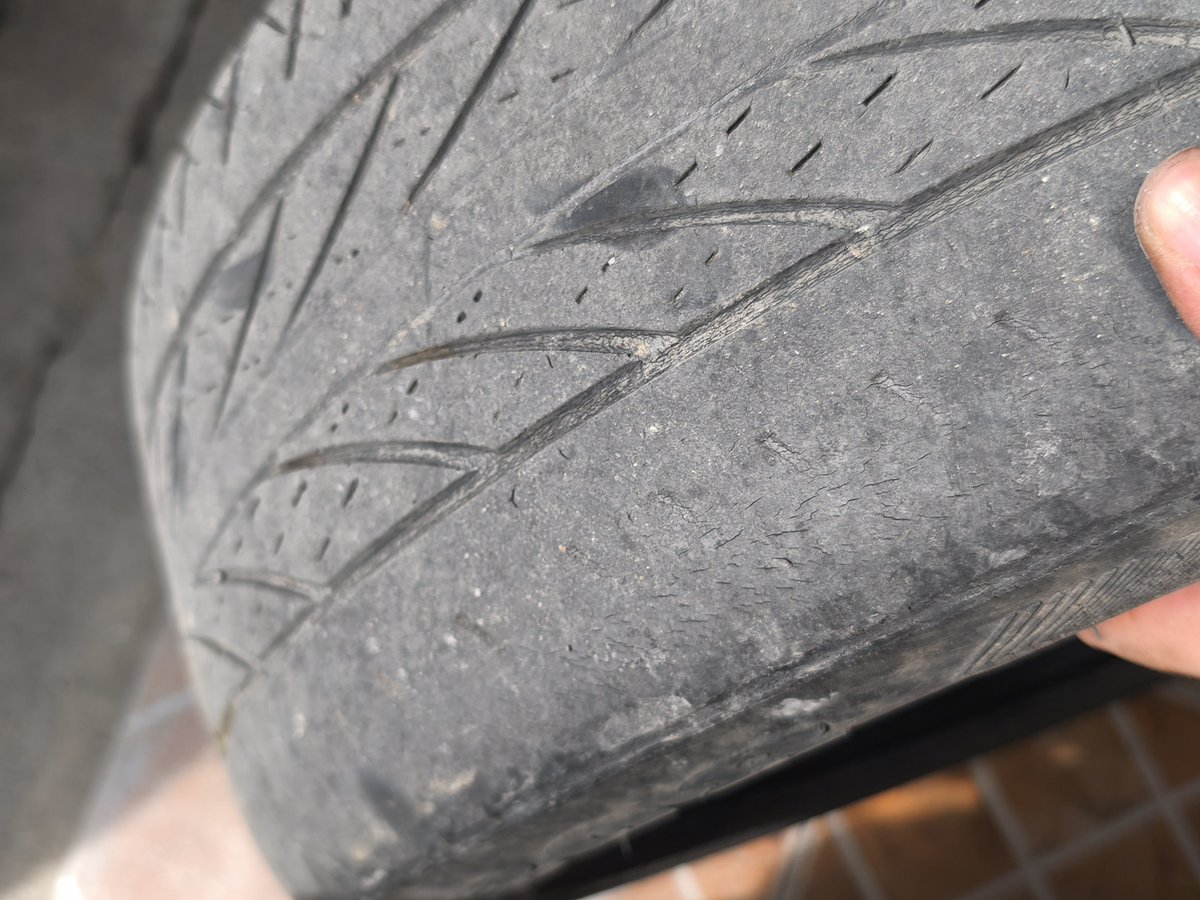 wolf_stal's tweet photo. We out here on the track with super worn down year old tires on the rear x3 https://t.co/c0pm5WBomT