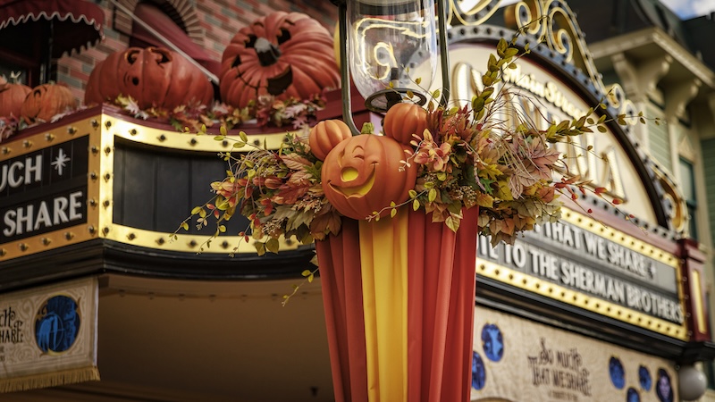 smallworldvaca's tweet photo. Halloween and Fall Celebrations at Disneyland 2026 🎃 Learn more here: https://t.co/rOhdffhraS

#Halloween #Disneyland #CaliforniaAdventure #Disney #DisneyParks #SmallWorldVacations https://t.co/guXUfmTJdm