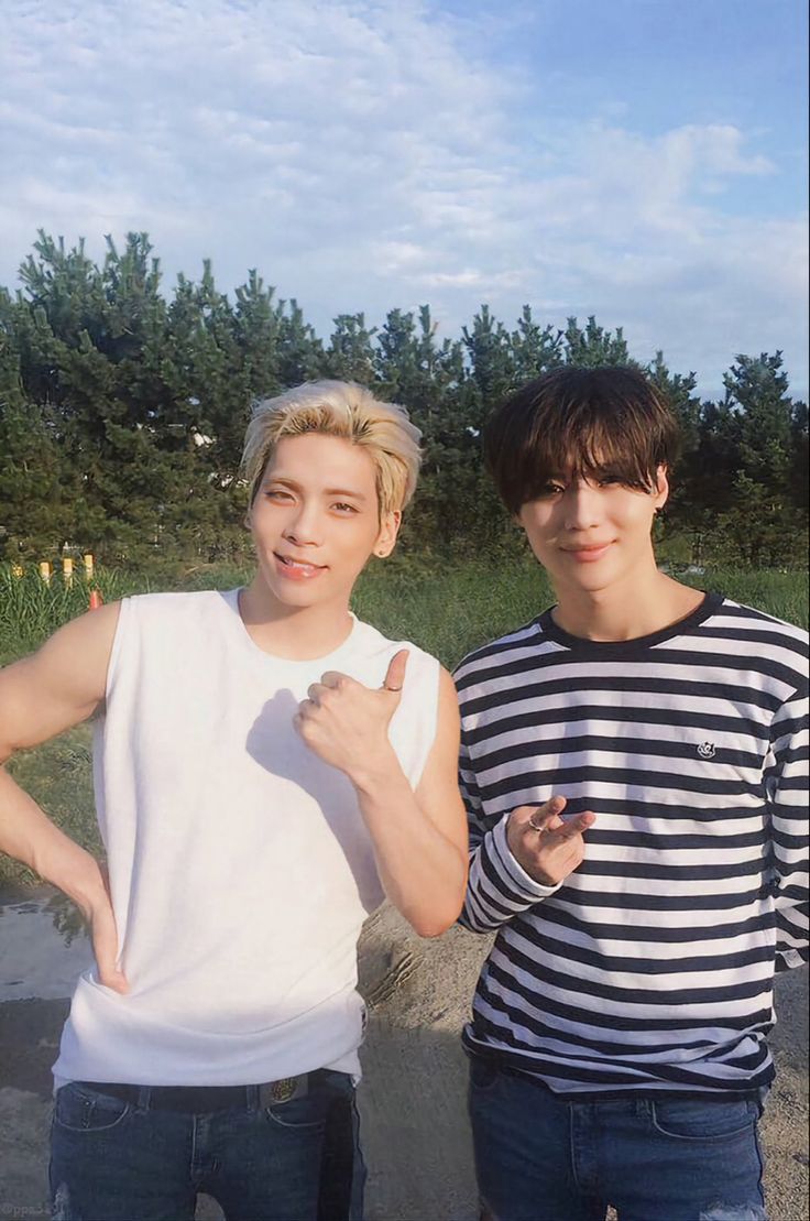 amikkki's tweet photo. Post all your kpop biases!

here are mine :)) https://t.co/M4OEeybhHS