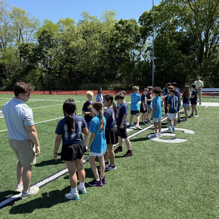 CBS_Bethpage's tweet photo. Three schools becoming one.  Our 5th grade orientation program includes a great day of activities on the field at JFK as our students prepare to enter Middle School in September.  Lots of fun and thanks to our PTAs for the pizza lunch. https://t.co/8mSTSAVWBU