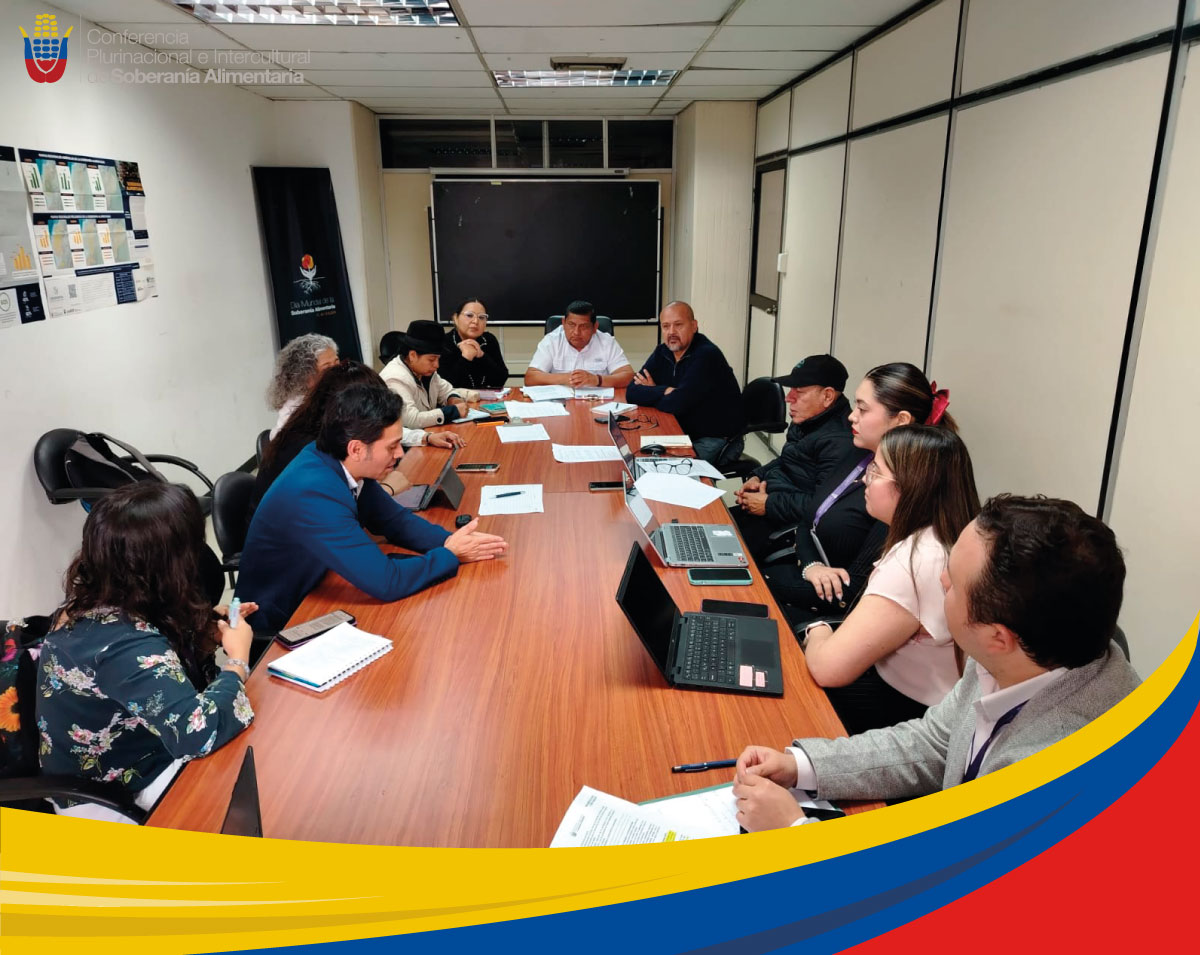 Copisaec's tweet photo. Participamos en una reunión interinstitucional junto al @CNIPN_ECUADOR @DHumanoEc @Ecuadorencifras @Salud_Ec #SGDPN y #SEIBE para evaluar avances y fortalecer los compromisos de la Carta Compromiso orientada a prevenir y reducir la DCI en el Ecuador.
#SoberaníaAlimentaria https://t.co/iU02urUKEz