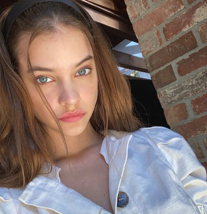 universebpalvin's tweet photo. Barbara Palvin with head band https://t.co/DXR5BR4FFx