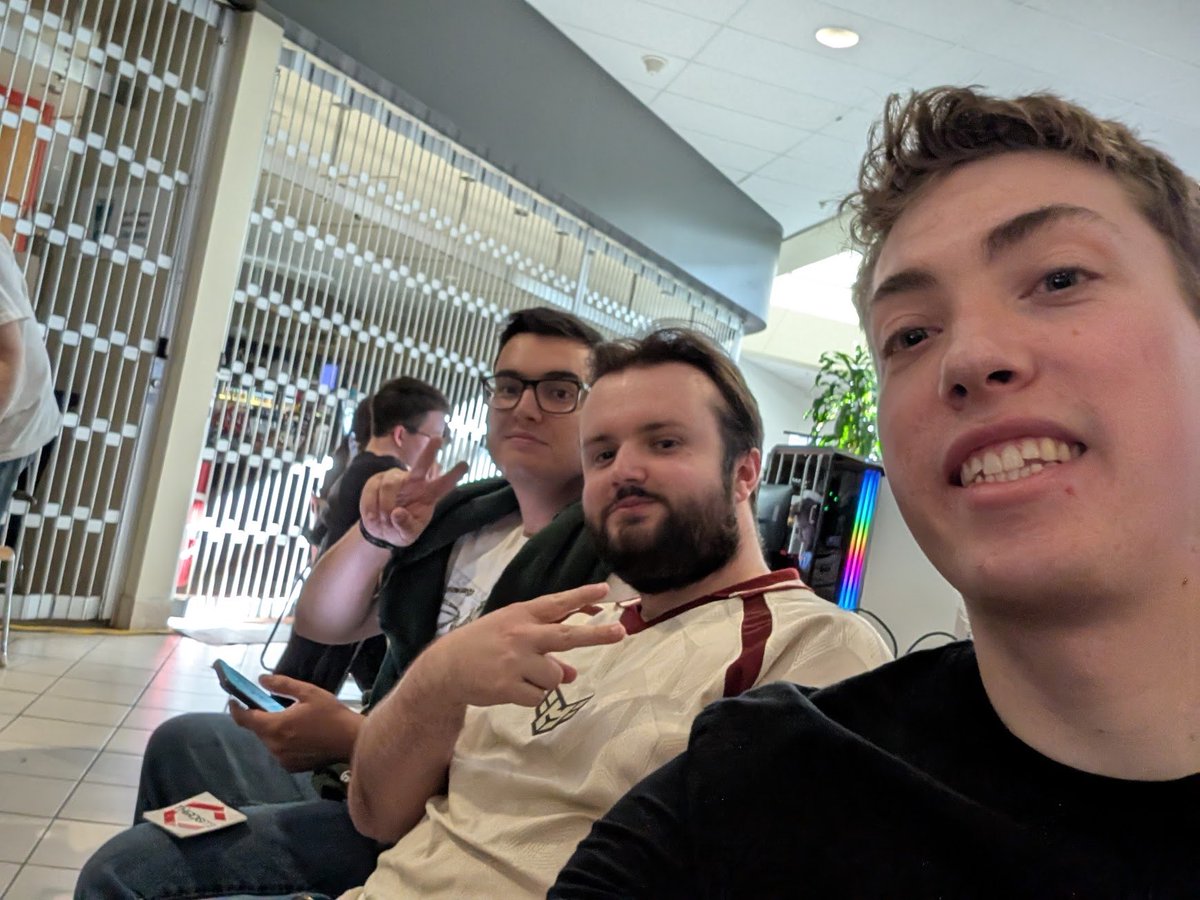 PhazerCS's tweet photo. Now that I’m back home I can talk bout LAN ETS! 

Had an amazing time in Montreal these past few days and got to attend my first ever BYOC LAN. It was great getting to meet one of our partners over at @TrueNorthPrd, @eviljonbob_cs and the rest of the @Third_Site team! Also got to watch my great friend @MiraicleLoL win his first big LAN event! I met some great people and will definitely go back sometime in the future. Big thanks to my host and good friend @Varsial11 for showing me around the city!