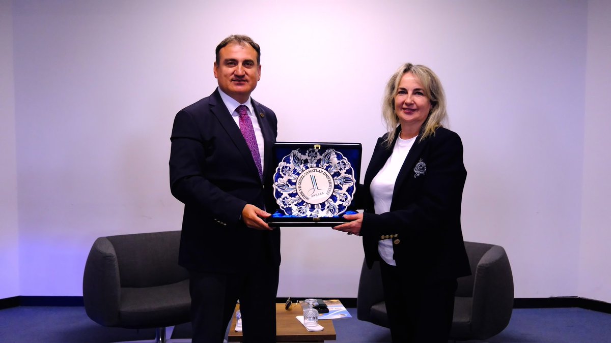 fahrettin_kaya's tweet photo. Müzik ve Güzel Sanatlar
Üniversitesinde öğrencilerle buluştuk.Eğitim Fakültesi dekanı Prof Dr güzin ayrancıoğluna, Eğitim bilimleri bölüm başkanı prof Dr muhittin çalişkana Eğitim bilimleri doçent Dr Ümit Polata Müzik ve Güzel Sanatlar Eğitim Fakültesi Sekreteri Yüksel kılıça ev sahipliği için teşekkür ederim. @mguedutr