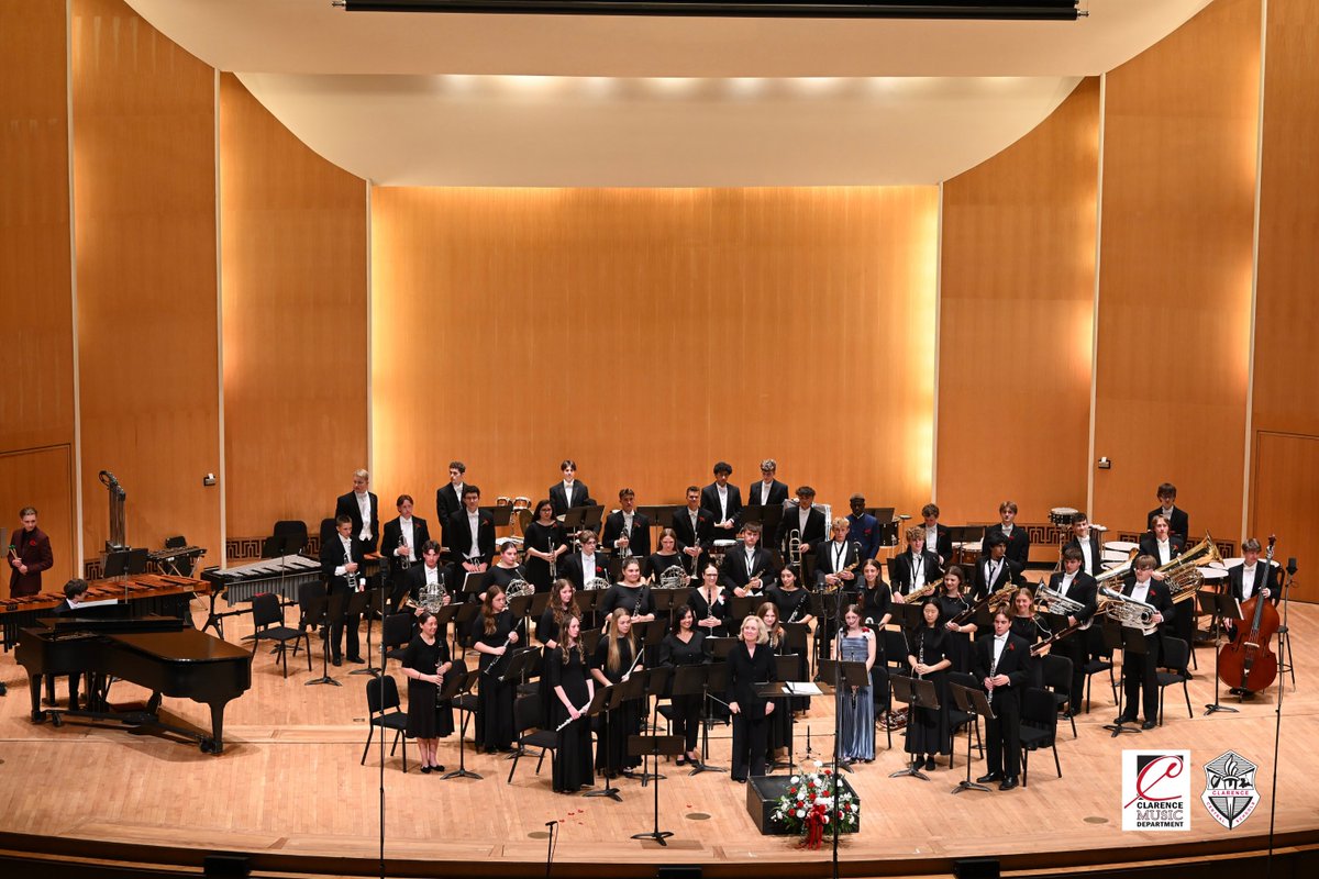ClarenceCsd's tweet photo. Featuring brilliant student solos and impeccable conducting from our music teachers as well as special guests Dr. Mallory Thompson and Thomas Stroth, the night was an amazing display of the musicianship of our students and staff.  #ClarenceProud @ClarenceMusicD1 @KleinhansBflo https://t.co/ycFAXtlI74