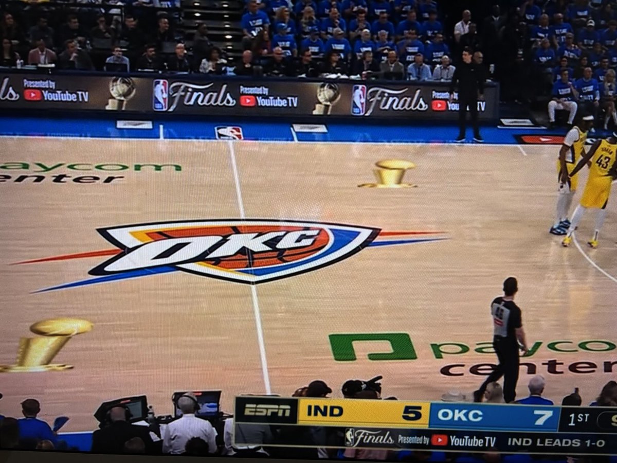lesterfreamon's tweet photo. One of the most embarrassing things in recent memory was when everyone was complaining about the lack of Larry O'Brien decal on the floor for the Finals so ESPN (clearly at the behest of the incurably online commish) hastily added this bullshit for a few minutes https://t.co/UbC0H33ADM