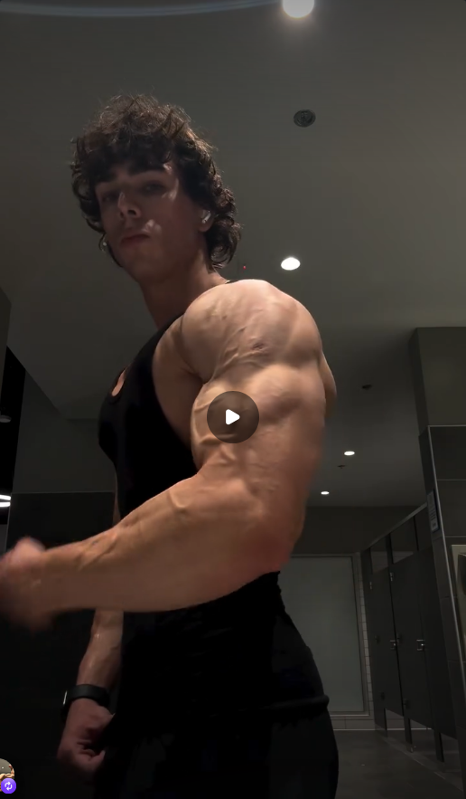 millert95's tweet photo. Vascular muscles by easton.scritchfield 
#bodybuilding #veins #biceps #musclepump

https://t.co/Xc6aE0O5k0 https://t.co/E84Hf5D7Tb