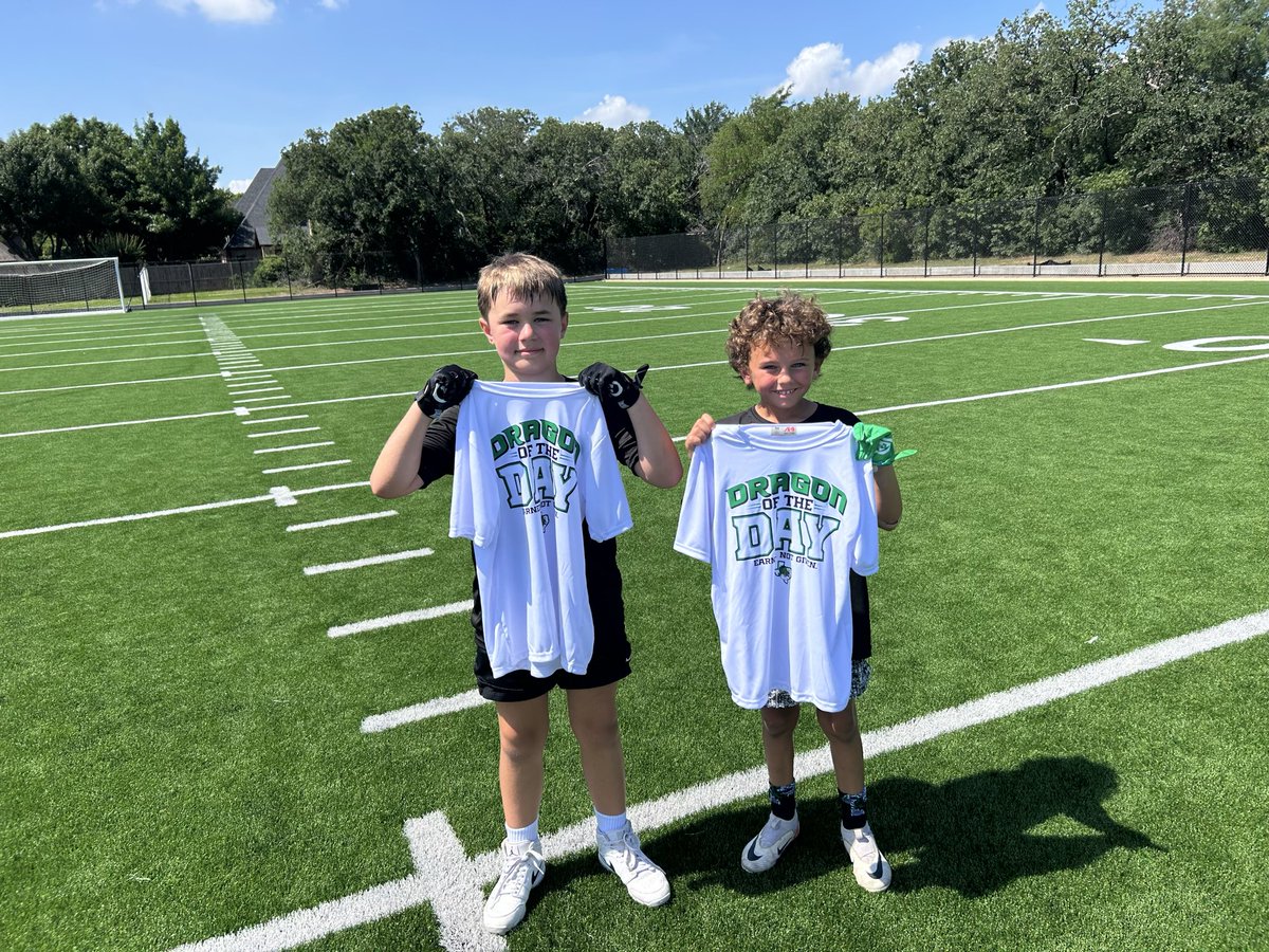 CarrollDragonFB's tweet photo. Day 2 was awesome we brought the juice! Can’t wait to finish up strong tomorrow!

Dragons of the Day 

5th-6th 
Cal Wasson
Rider Hubbard 

3rd-4th 
Evan Ramirez
Carson Aebischer 

Great job fellas! https://t.co/t7zQkTBDKv