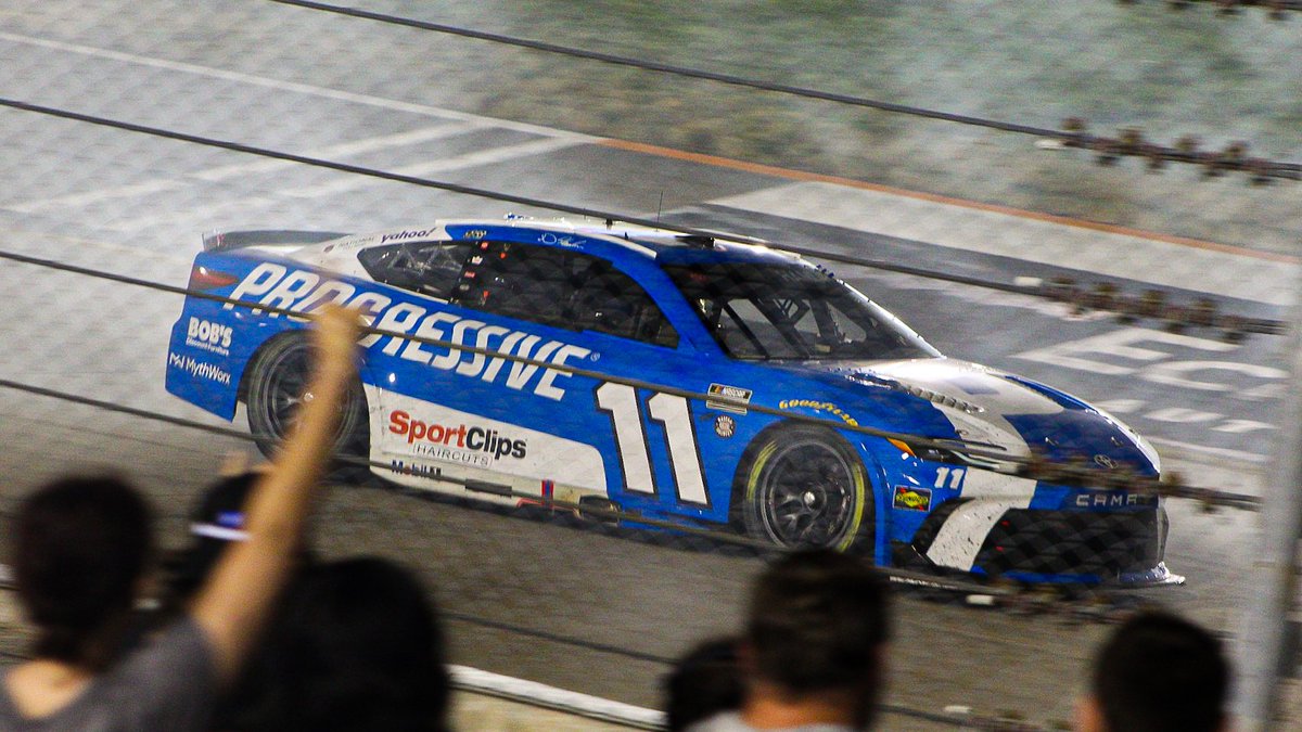 Miscraft_Cup's tweet photo. Still can't believe the magic of this weekend. Got to see Denny Pushin' P to Cracker Barrel victory lane and I couldn't be happier than a sticky bottle of maple syrup being poured onto Grandma's french toast. https://t.co/CiDPOYcmHK