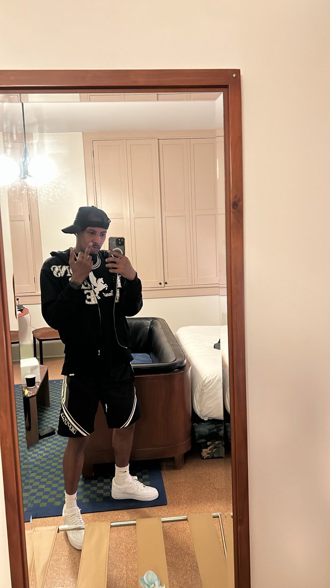 hotboy_o's tweet photo. Since It’s been a while 🦦 https://t.co/fbQoZYy8zB