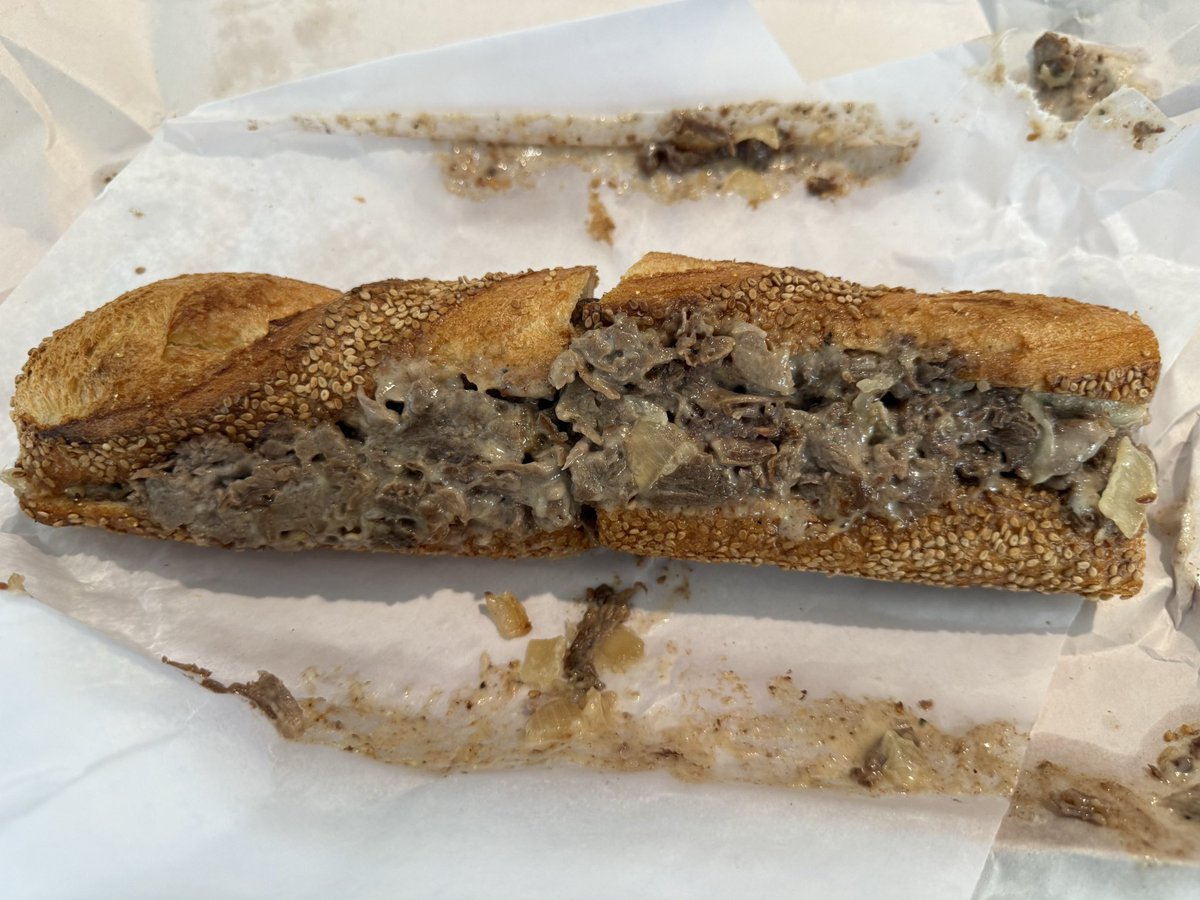MiserableSDFan's tweet photo. Hello.

Here are the 4 cheesesteaks I’ve consumed today.

Go Padres 🙏 https://t.co/FygKxaD1A3