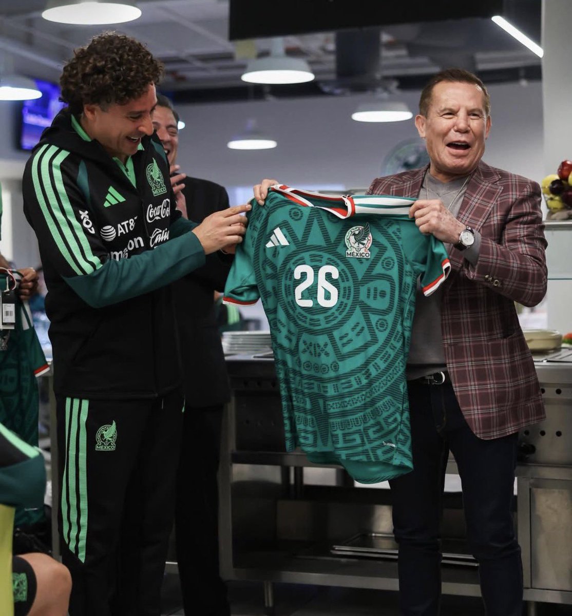 fersch_4's tweet photo. Motivación @Jcchavez115 @WBCBoxing @miseleccionmx https://t.co/TErqVoiA9R