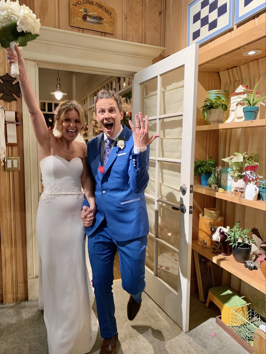 candacecbure's tweet photo. Happy anniversary to my longest dating fake boyfriend and forever TV husband, @ScottWeinger! Steejay forever! 😍 https://t.co/otqj5cRKF7