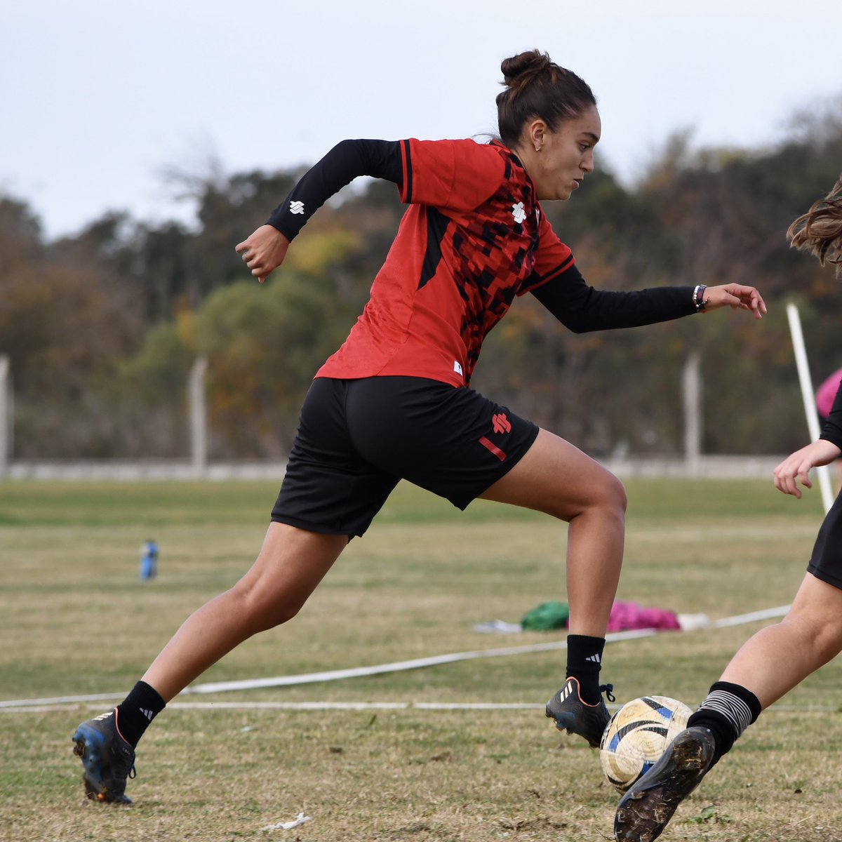 NewellsFem's tweet photo. Martes en el Predio 💪🏻👊🏻

#VamosNewells❤️🖤 https://t.co/kjUE15cRzW