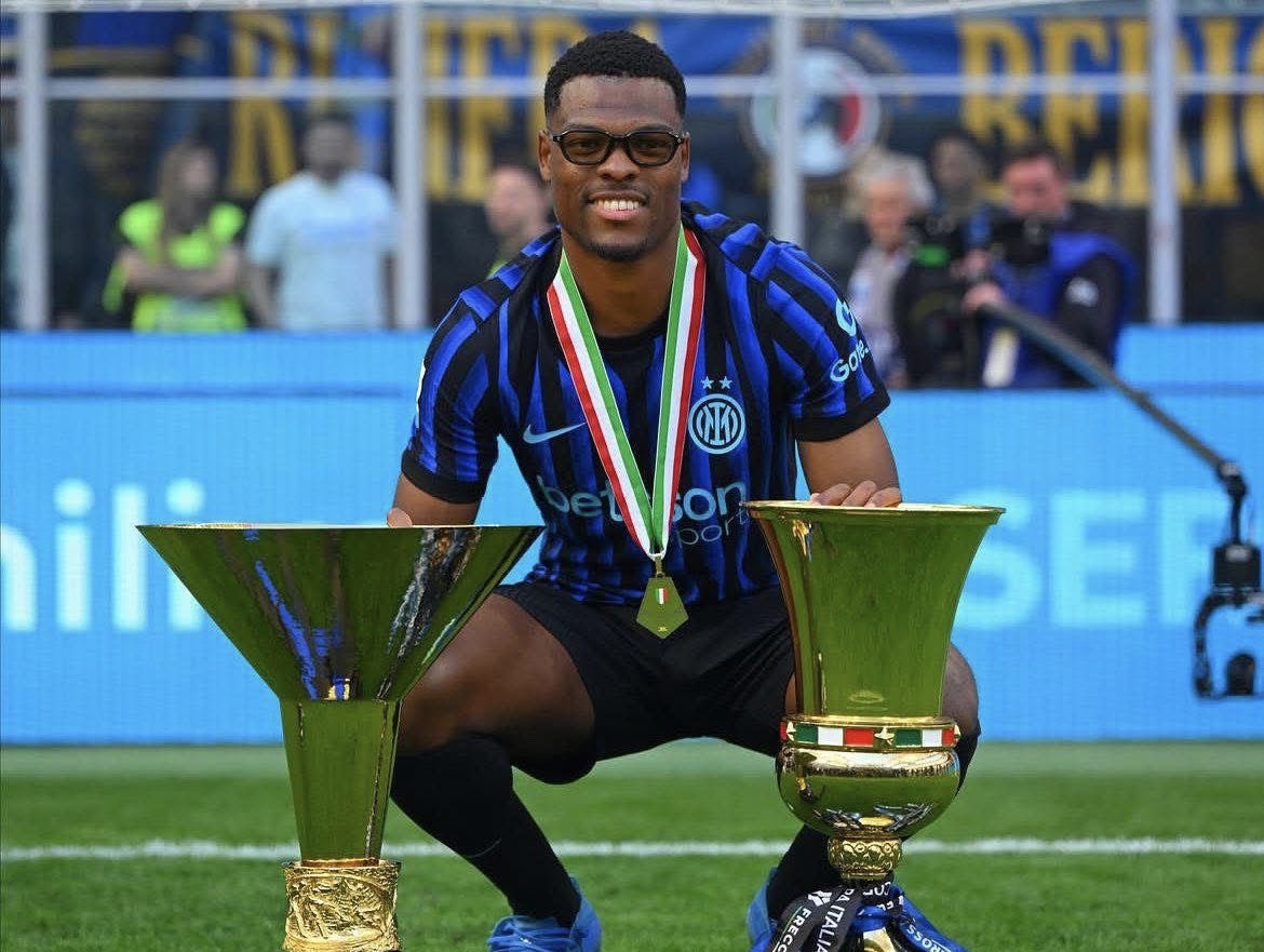 Saggiotenda's tweet photo. È stato un piacere ammirarti in tutti questi anni: te ne vai dal Gigante che hai sempre mostrato di essere in campo.
X sempre nella storia dell’Inter. 
Ciao DumDum e in bocca al lupo a Madrid 🚂🖤💙 https://t.co/7oTTpw5yFj
