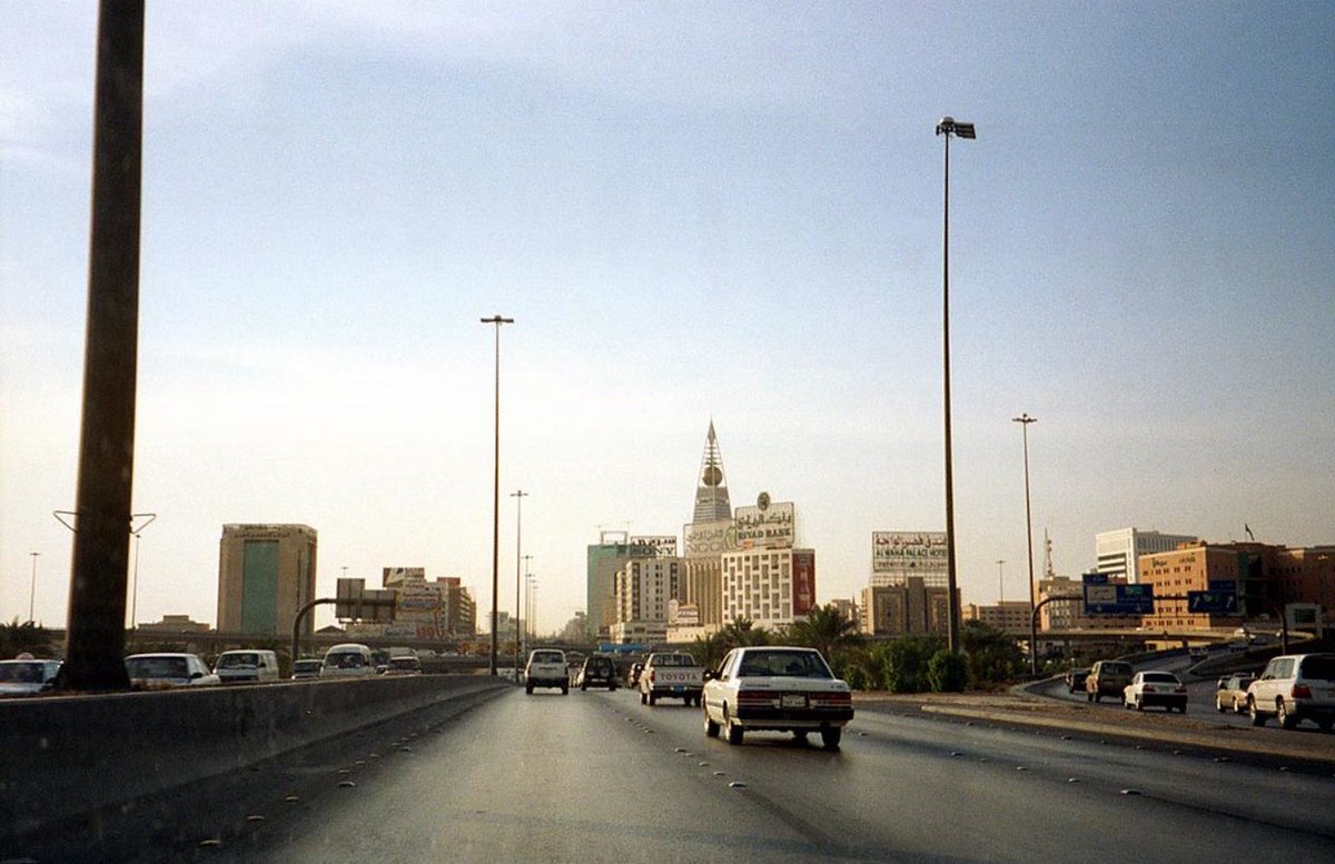 A3A's tweet photo. الرياض ، ٢٠٠١م https://t.co/PYHnP9cB8c