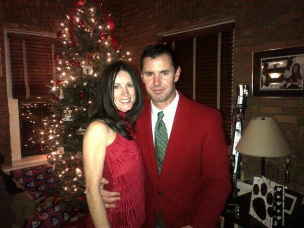 RepublicanGold's tweet photo. @JoeConchaTV Don't go trying some new fashion
Don't change the color of your hair
You always have my unspoken passion
Although I might not seem to care...

I don't want clever conversation
I never want to work that hard
I just want someone that I can talk to
I want you just the way you are... https://t.co/ncYODJvXSz